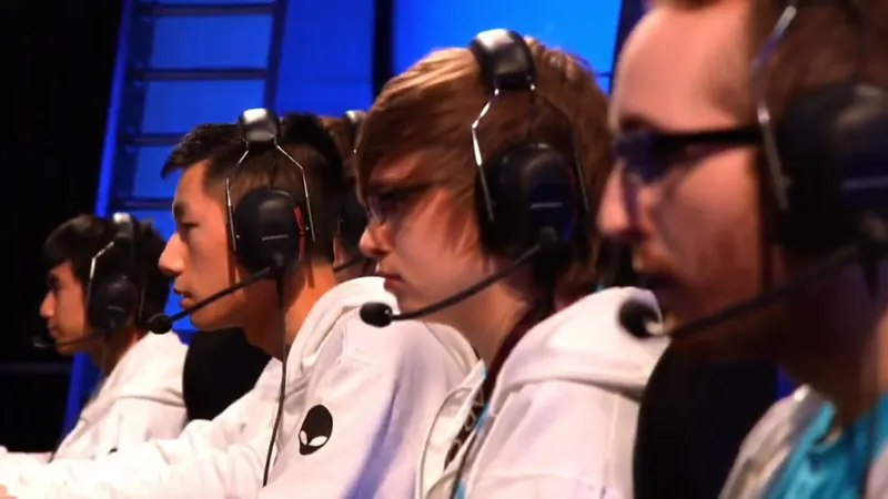 Zach Scuderi - Cloud9 playing in 2014 LCS Spring. From left to right: Balls, Hai, Sneaky, LemonNation.