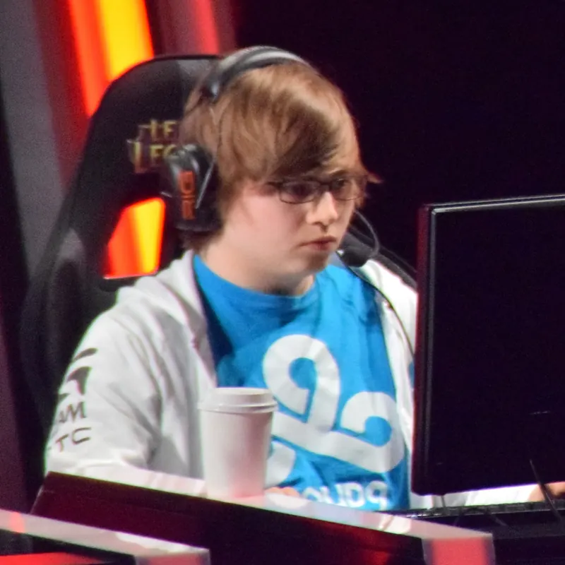 Zach Scuderi - Sneaky playing during the 2015 North America League Championship Summer Split -- Week 6, Day 2